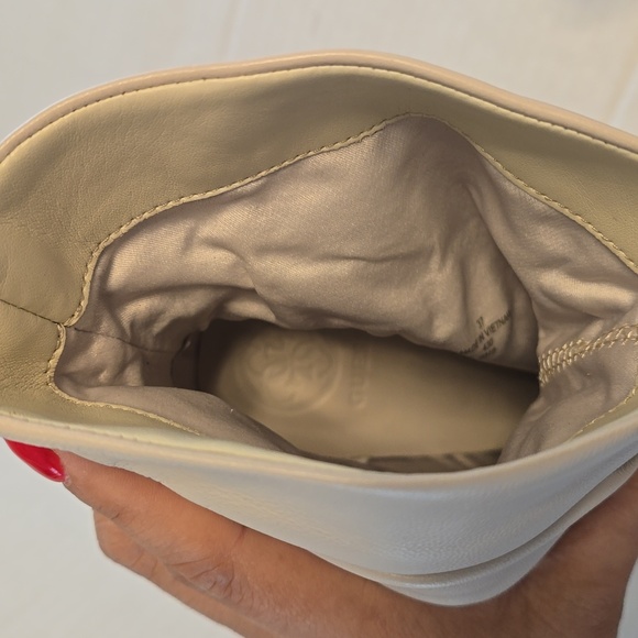 Guess Women's Slouchy Leather Ivory Ankle Boot sz 7 - Picture 11 of 12